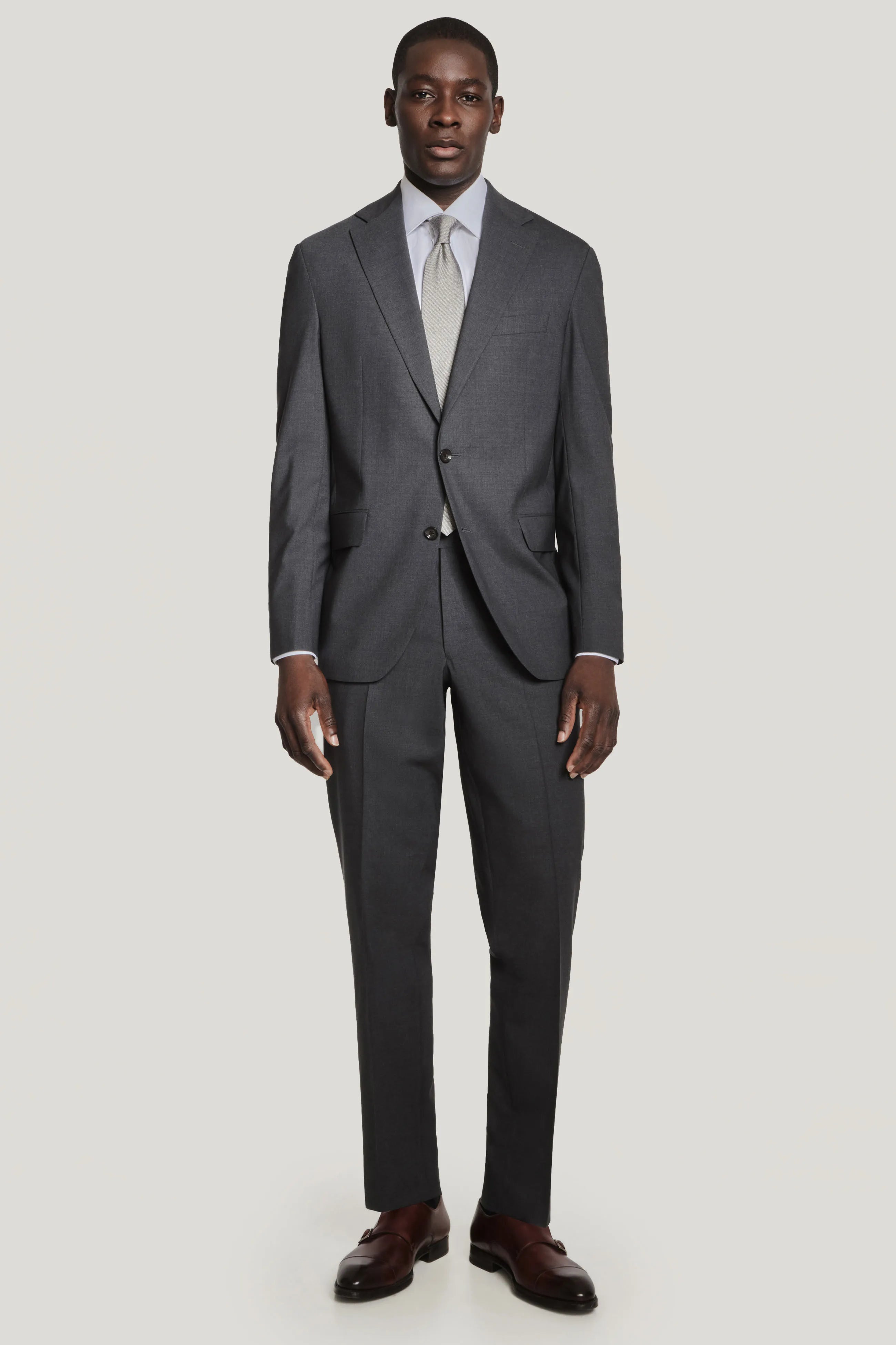 Alt view Charcoal Solid Suit